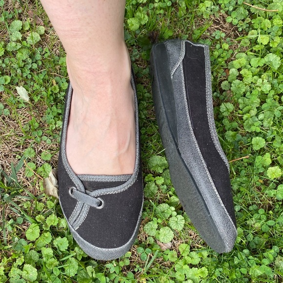 Grey flats - Picture 4 of 8